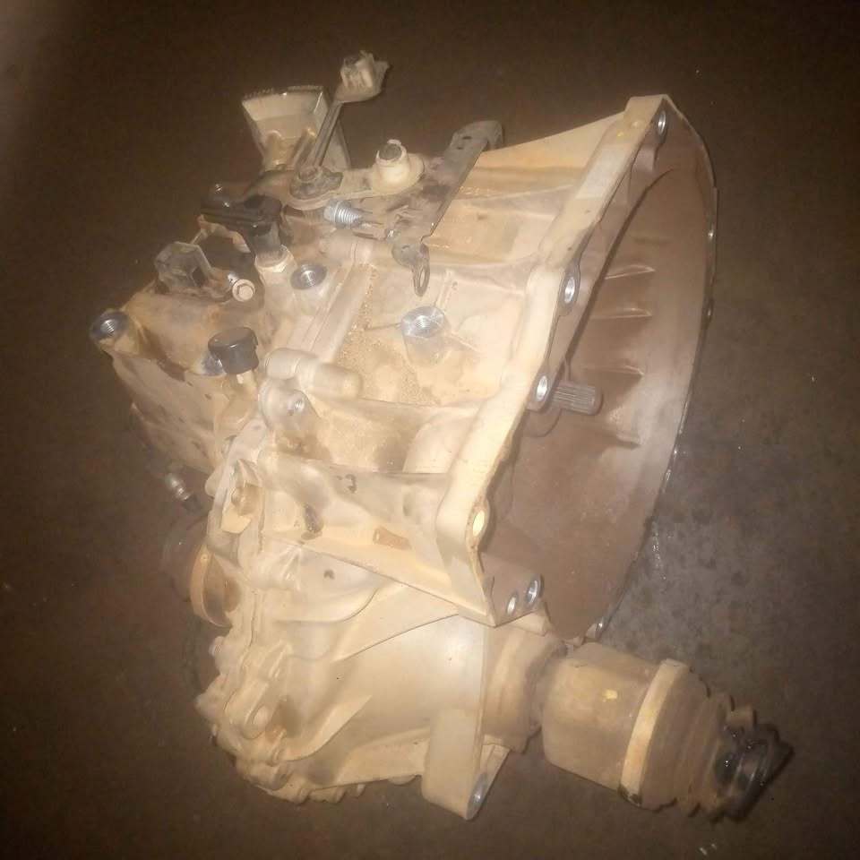 Ford fiesta Ecoboost new shape maunal gear box - Private Seller