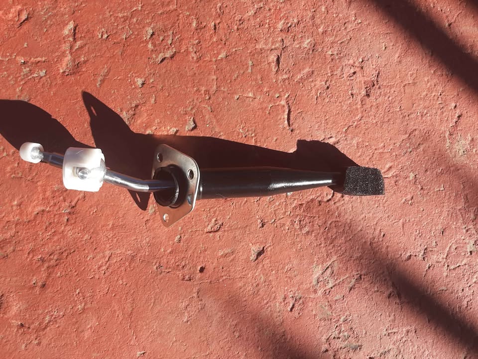 ISUZU D MAX GEAR LEVER. BRAND NEW. - Private Seller ISUZU D MAX GEAR LEVER. BRAND NEW. - Private Seller