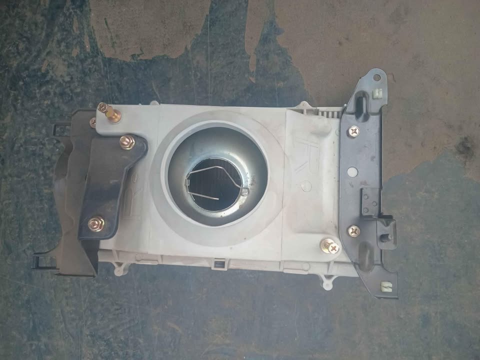 1981 to 1982 Toyota crassida RX60 headlight for sale @ circle 7 used parts - Private Seller