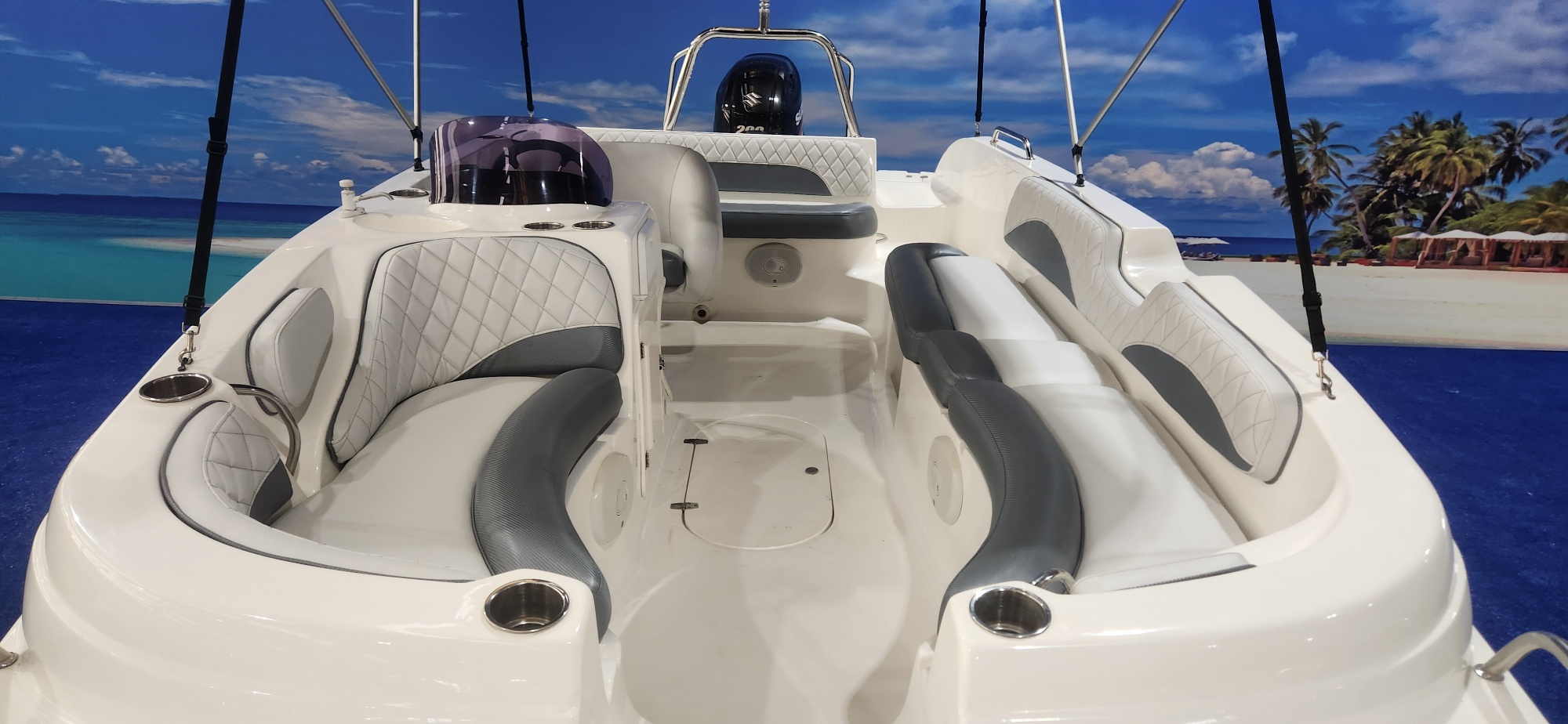 PAZZAZ 20 FT ON TRAILER 200 HP SUZUKI 4 STROKE 2015 MODEL