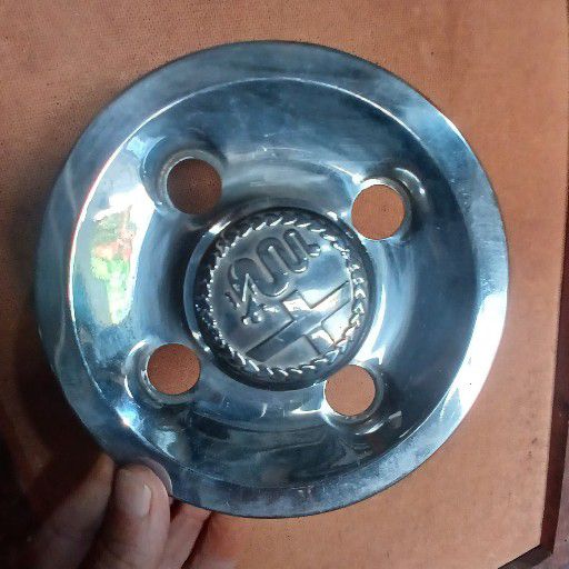 Alfa Romro, hub cap - Private Seller Alfa Romro, hub cap - Private Seller