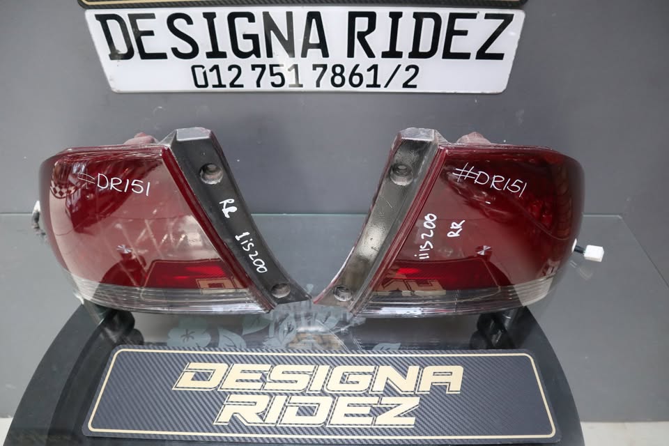 LEXUS IS200 TAIL LIGHTS 1IS - Private Seller LEXUS IS200 TAIL LIGHTS 1IS - Private Seller