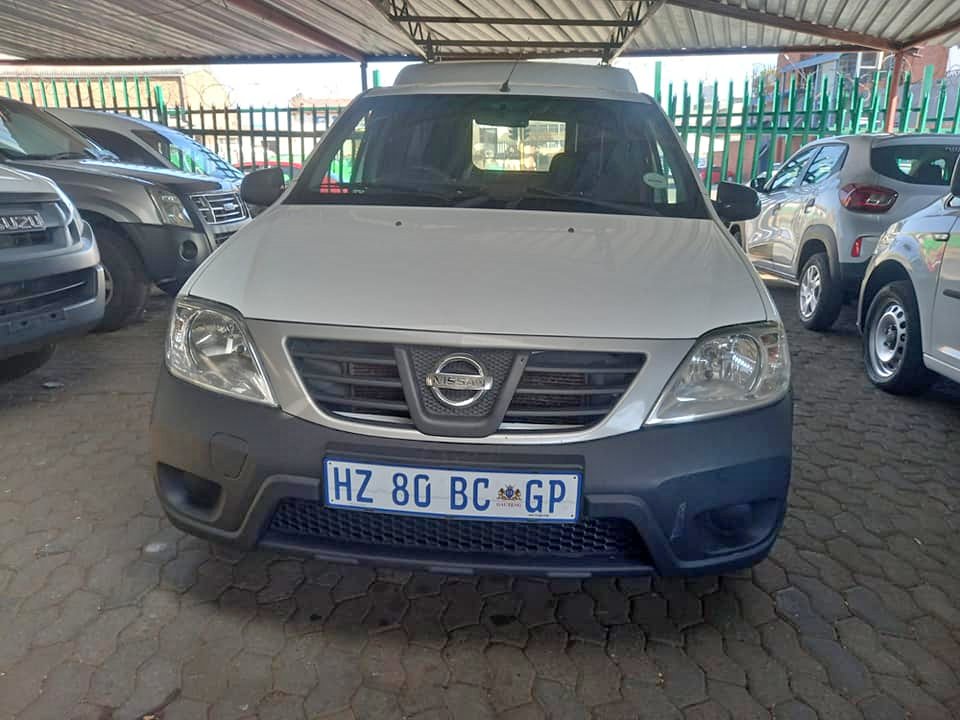 Nissan Np200 1.6 Manual with Canopy  2019 White