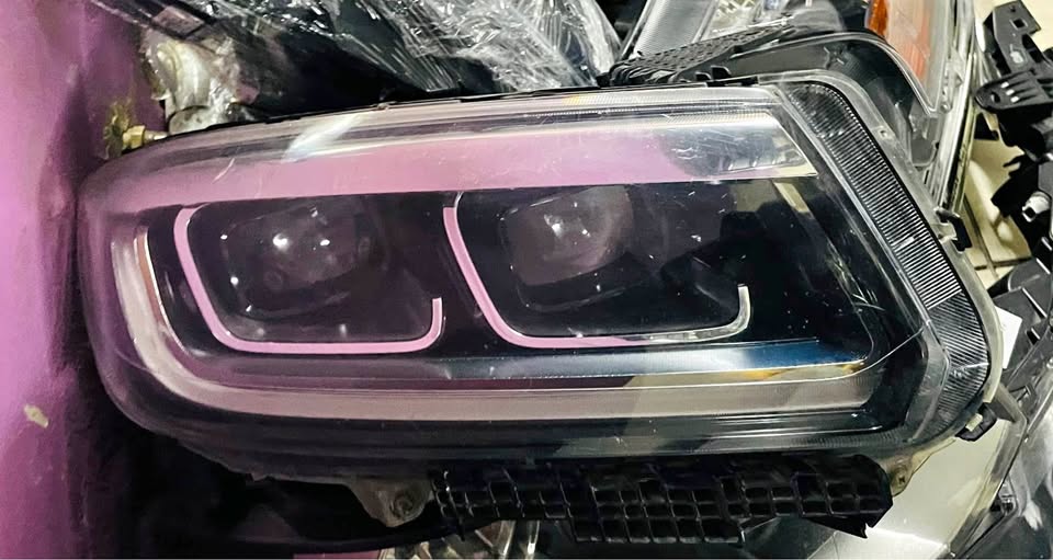 Toyota Urban Cruiser headlight - Private Seller Toyota Urban Cruiser headlight - Private Seller