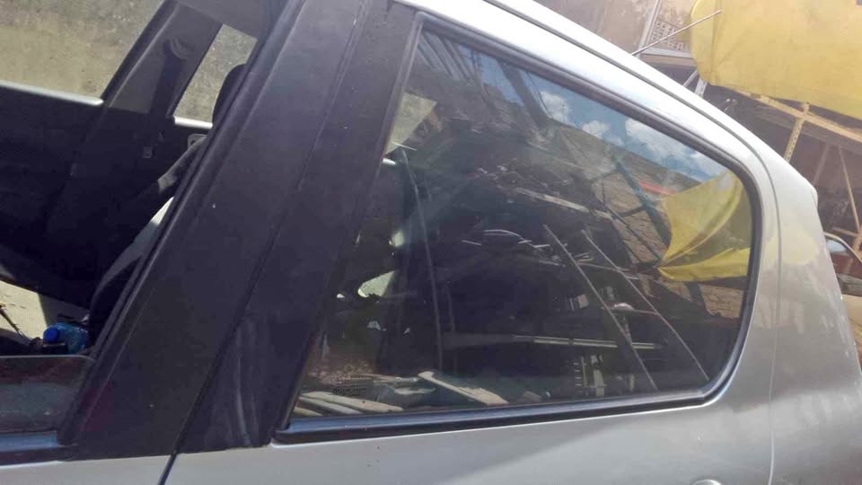 Peugeot 307 left rear door glass - Private Seller Peugeot 307 left rear door glass - Private Seller