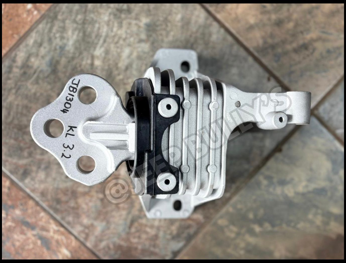 3.2 Jeep Cherokee KL Engine Mountings - Private Seller 3.2 Jeep Cherokee KL Engine Mountings - Private Seller