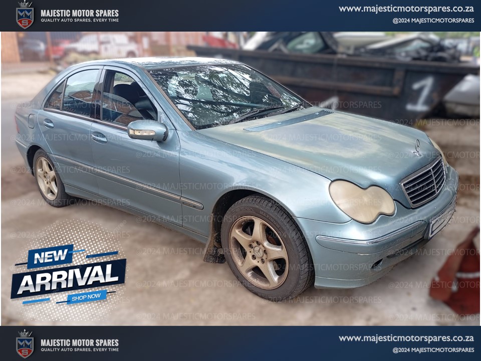 2003 Mercedes Benz C200 Kompressor W203 manual petrol stripping for spares