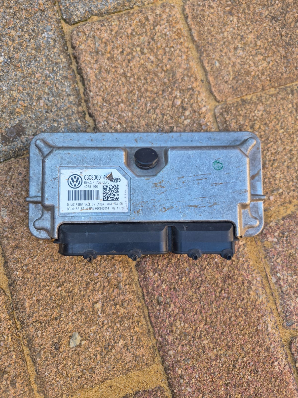 Polo vivo 2018 up lockset, - Private Seller Polo vivo 2018 up lockset, - Private Seller