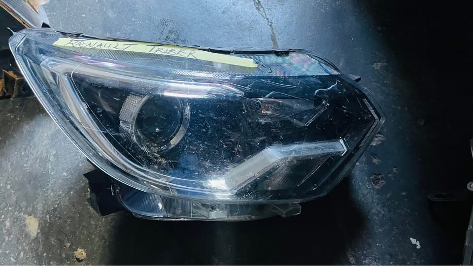 Renault Triber headlight - Private Seller Renault Triber headlight - Private Seller