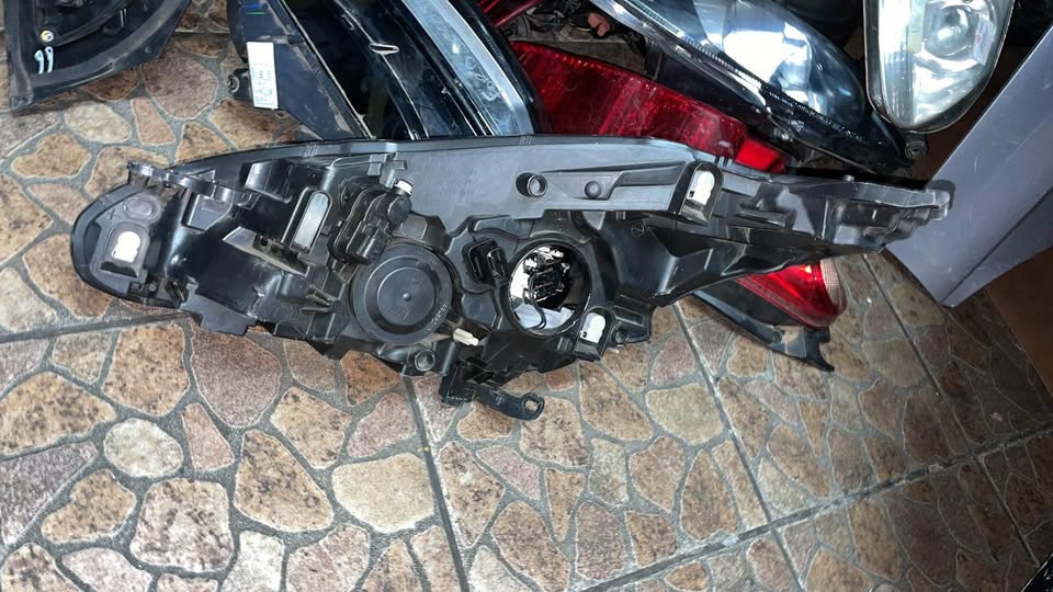 Peugeot 208 LED headlight - Private Seller Peugeot 208 LED headlight - Private Seller