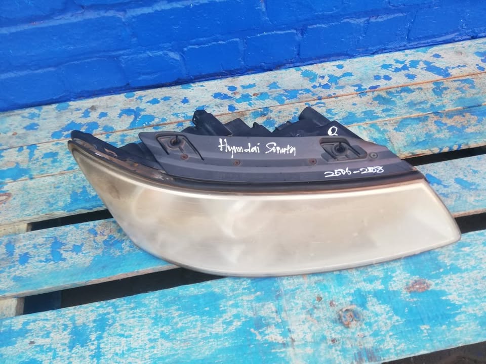 HYUNDAI SONATA 2006-2008 HEADLIGHT fFOR SALE - Private Seller