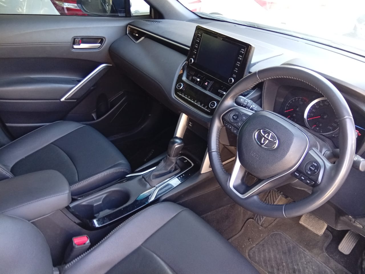 2022 Toyota Corolla Cross Family Car 1.8 XS Auto SUV Automatic 31,000km Leather