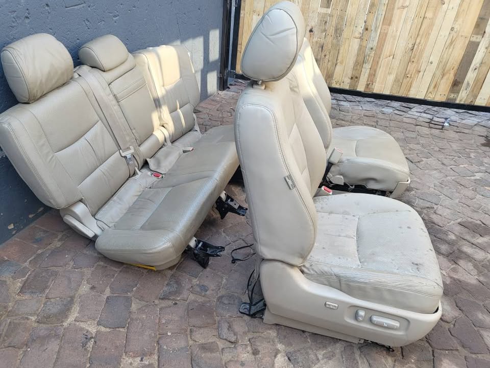 2003-2006 Toyota Prado 4.0 V6 Seats Call - Private Seller
