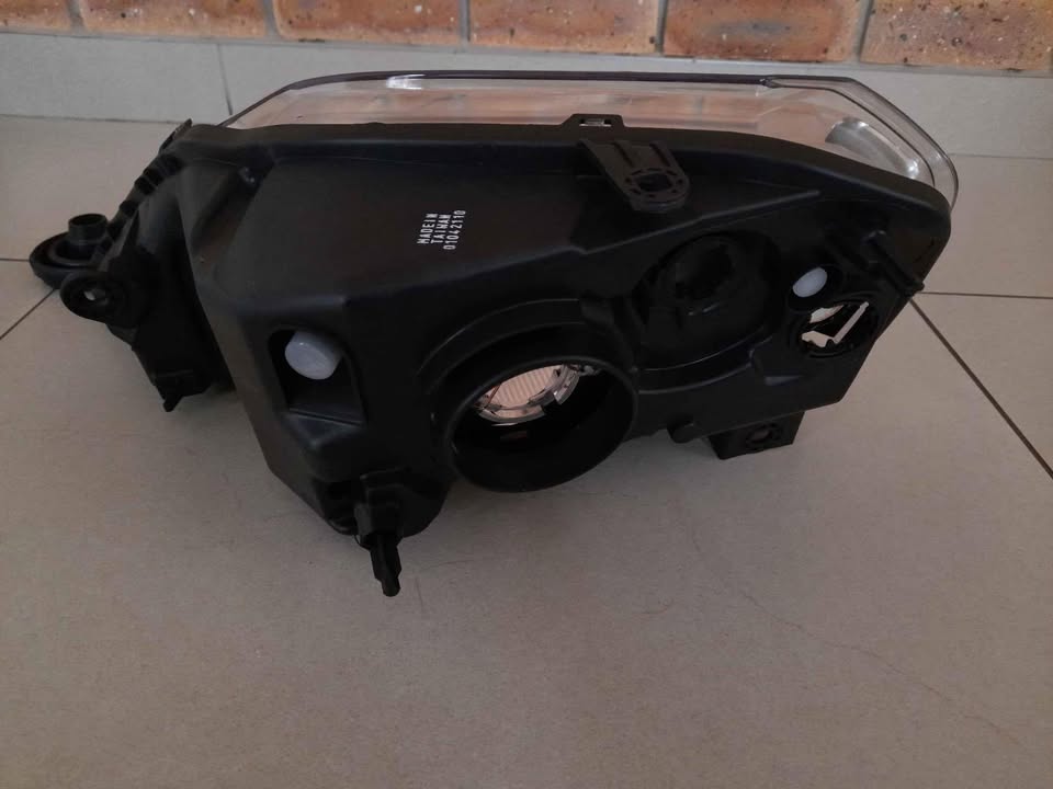 NISSAN NP200 FACELIFT 2012/2022  BRAND NEW HEADLIGHTS FOR SALE PRICE: