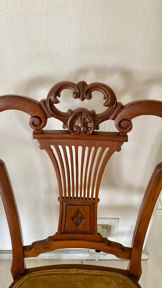 Late Victorian Mahogany chair