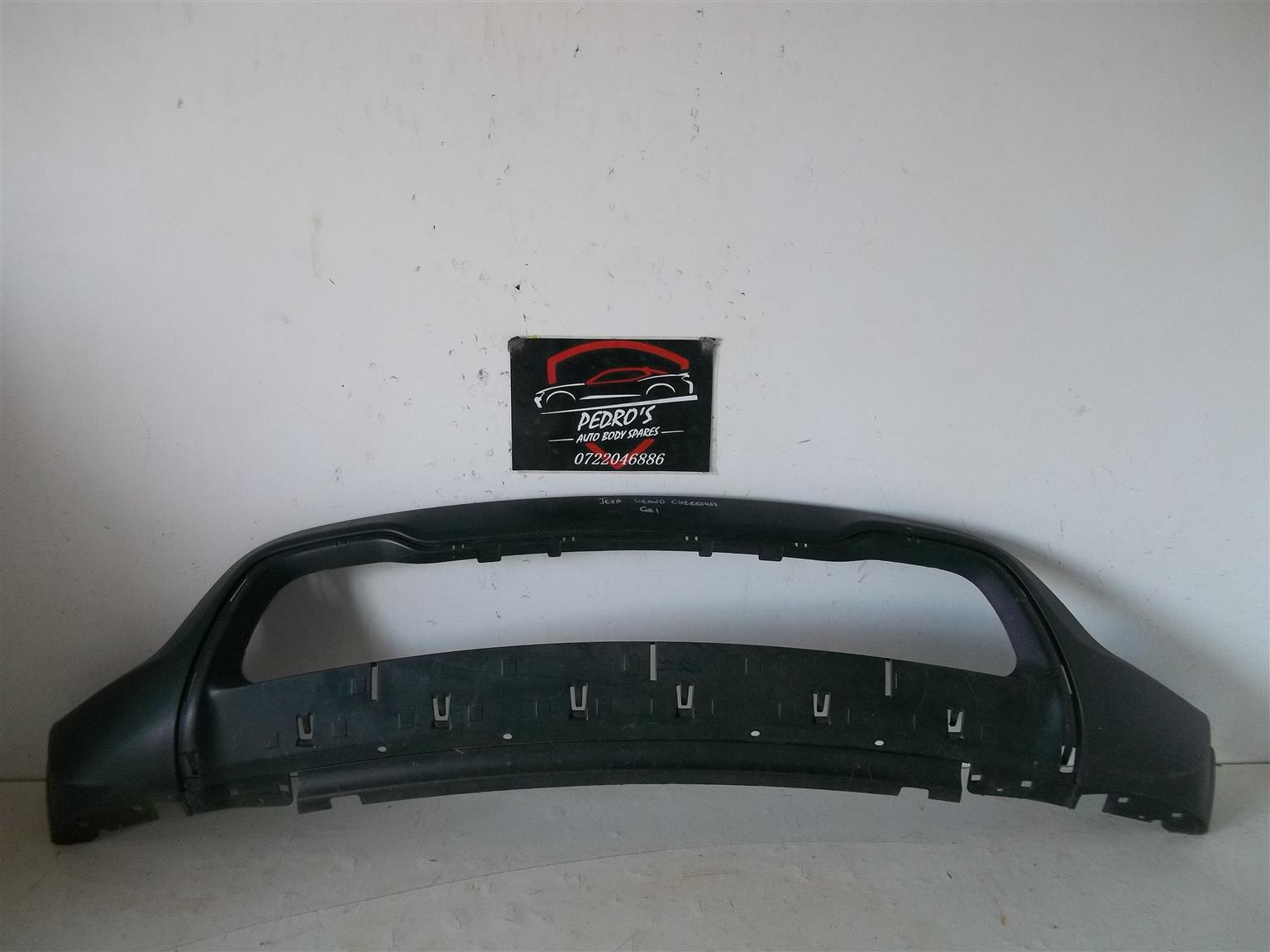 Jeep Grand Cherokee '14-'16 front bumper lower cover - Private Seller Jeep Grand Cherokee '14-'16 front bumper lower cover - Private Seller