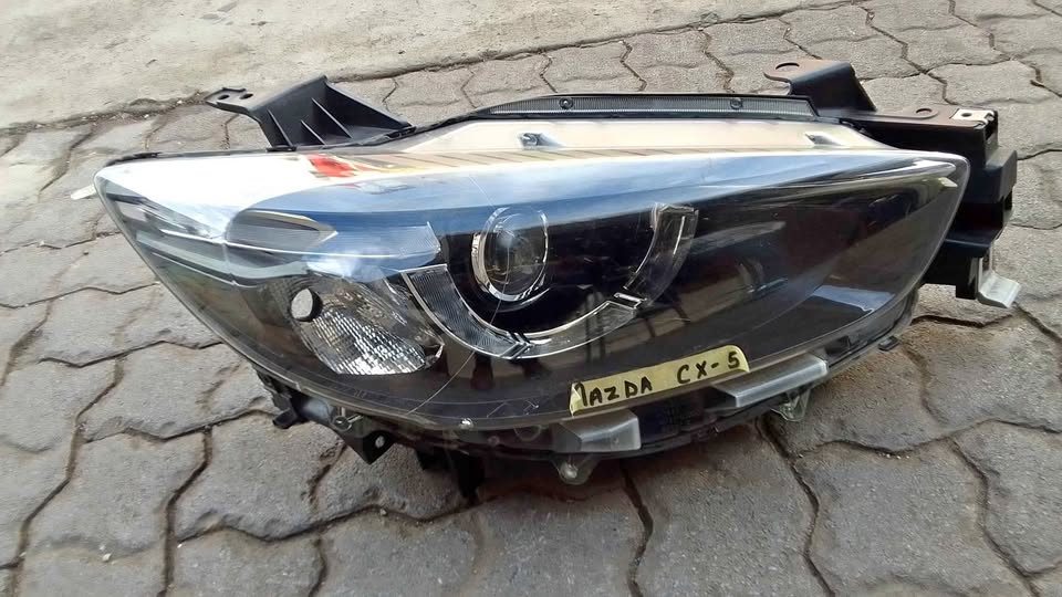 MAZDA CX5 HEADLIGHT - Private Seller MAZDA CX5 HEADLIGHT - Private Seller