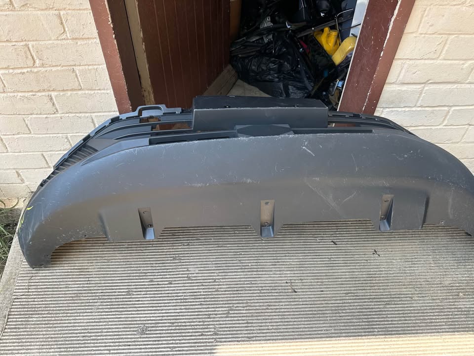 Chery omoda lower bumper grille - Private Seller Chery omoda lower bumper grille - Private Seller