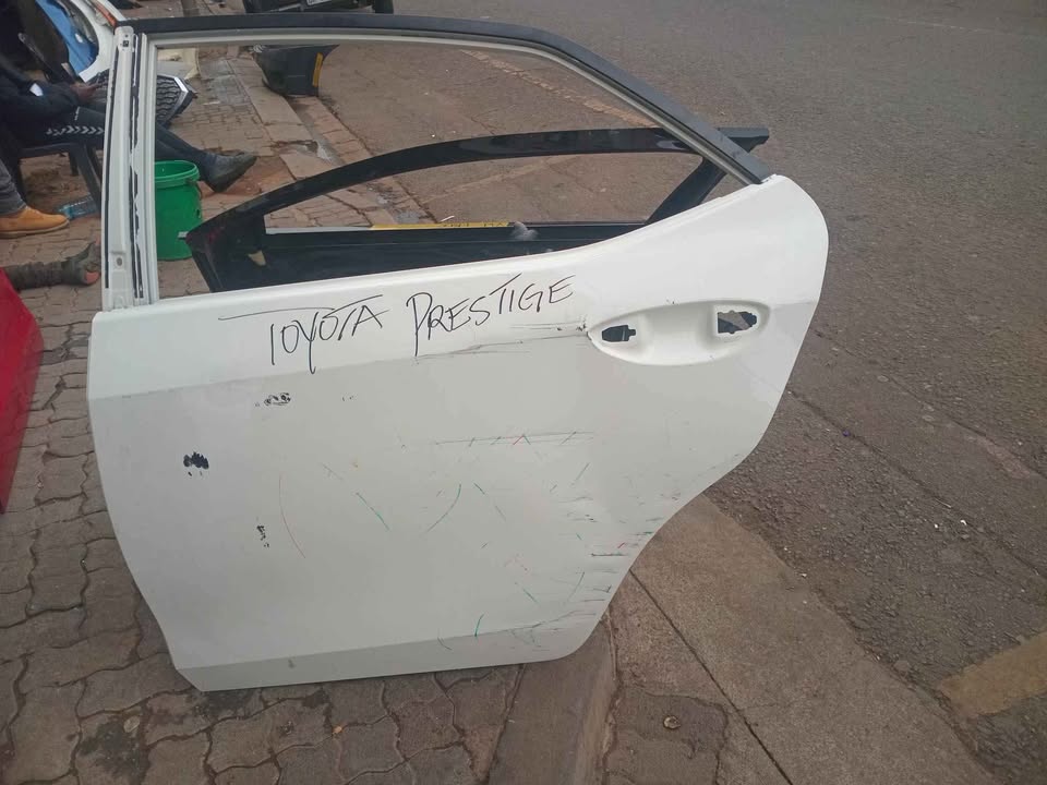 Toyota Prestige left door - Private Seller Toyota Prestige left door - Private Seller