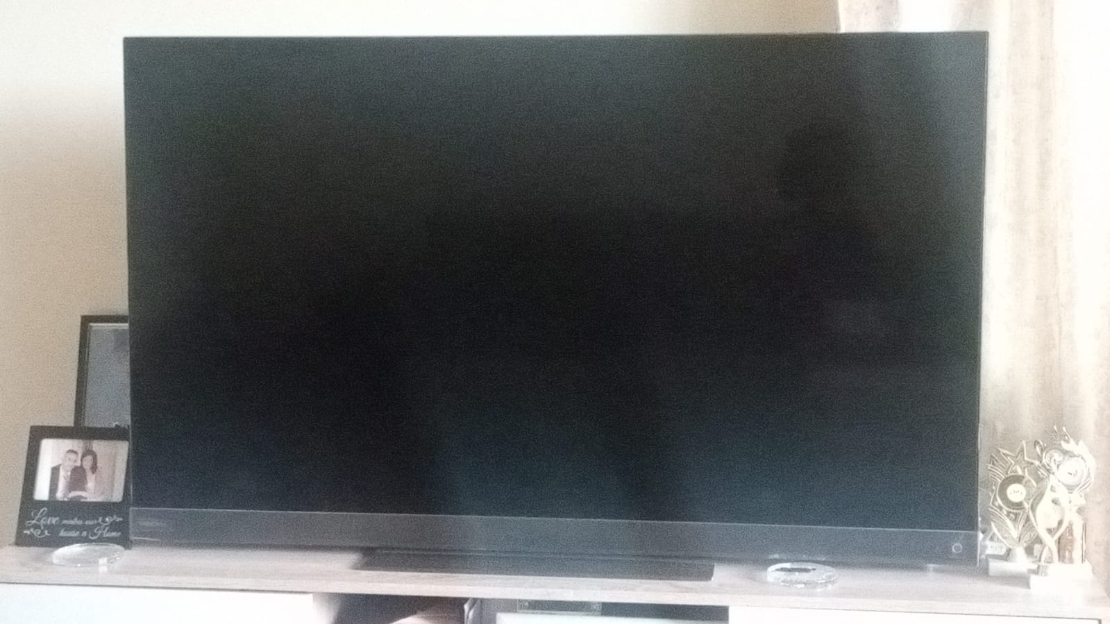 55" Toshiba Led TV 55" Toshiba Led TV