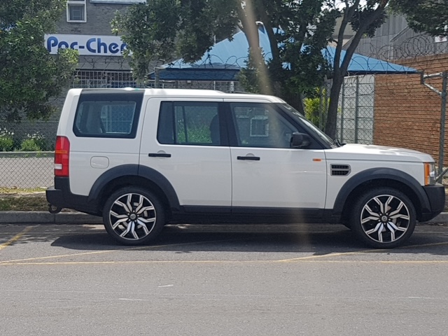 Tyres and mag rims for Landrover / BMW Size 275/40Z R20 - Private Seller
