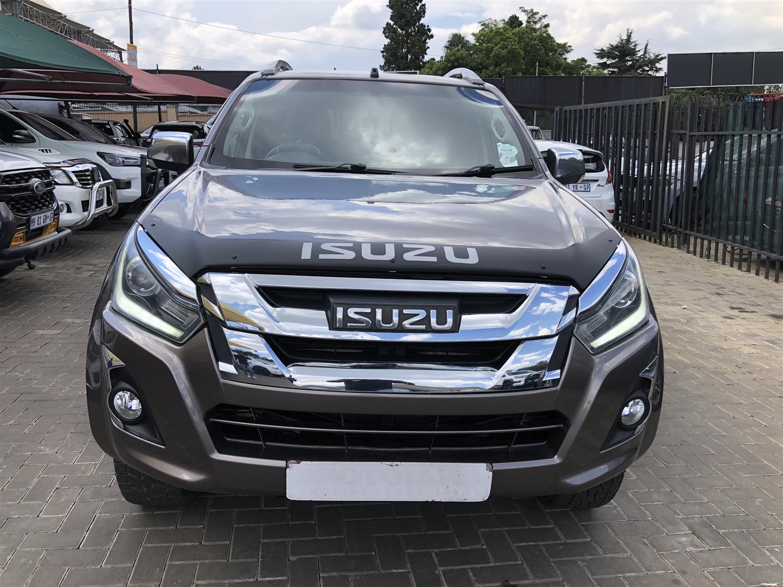 Used 2015 Isuzu KB 300D-Teq double cab LX auto - Private Seller