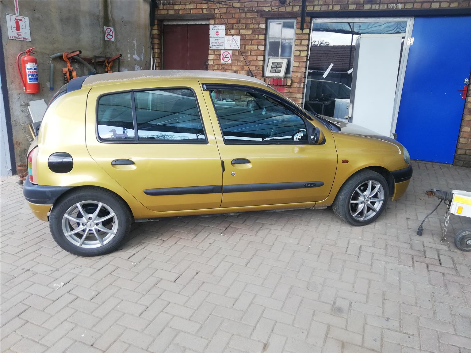 Used 2005 Renault Clio 1.4 Expression 5-door - Private Seller Used 2005 Renault Clio 1.4 Expression 5-door - Private Seller