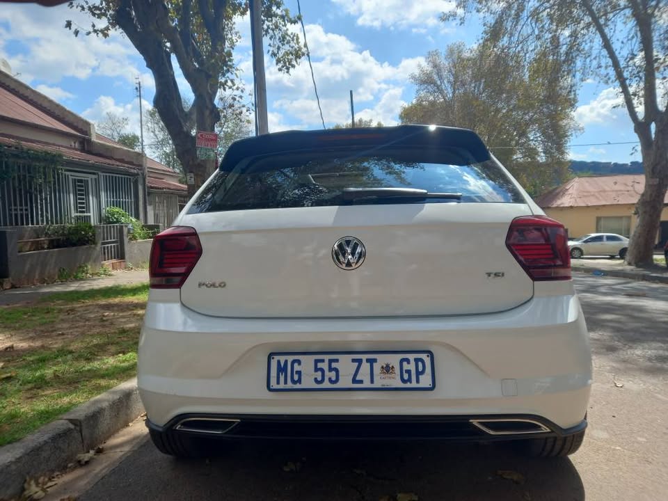 2020 VOLKSWAGEN POLO 8 TSI 1.0 RLINE COMFORTLINE MANUAL, WHITE, SUNROOF,61000KMS