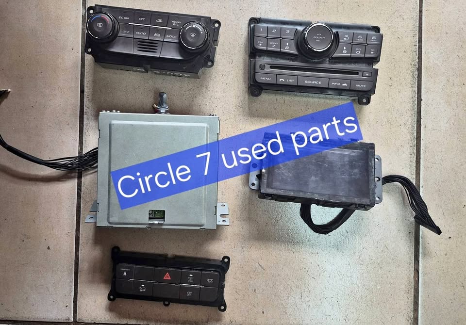 Mahindra Xuv500 Radio And Heater Control Switches Available Call or WhatsApp Willem - Private Seller Mahindra Xuv500 Radio And Heater Control Switches Available Call or WhatsApp Willem - Private Seller