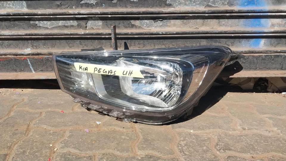 Kia Pegas headlight - Private Seller Kia Pegas headlight - Private Seller