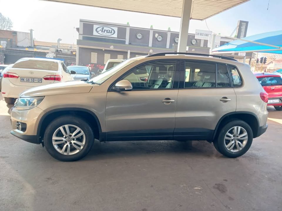 2014 VW TIGUAN 1.4 TSI BLUEMOTION  Transmission: Manual  Mileage Fueltype: Petrol  Gold