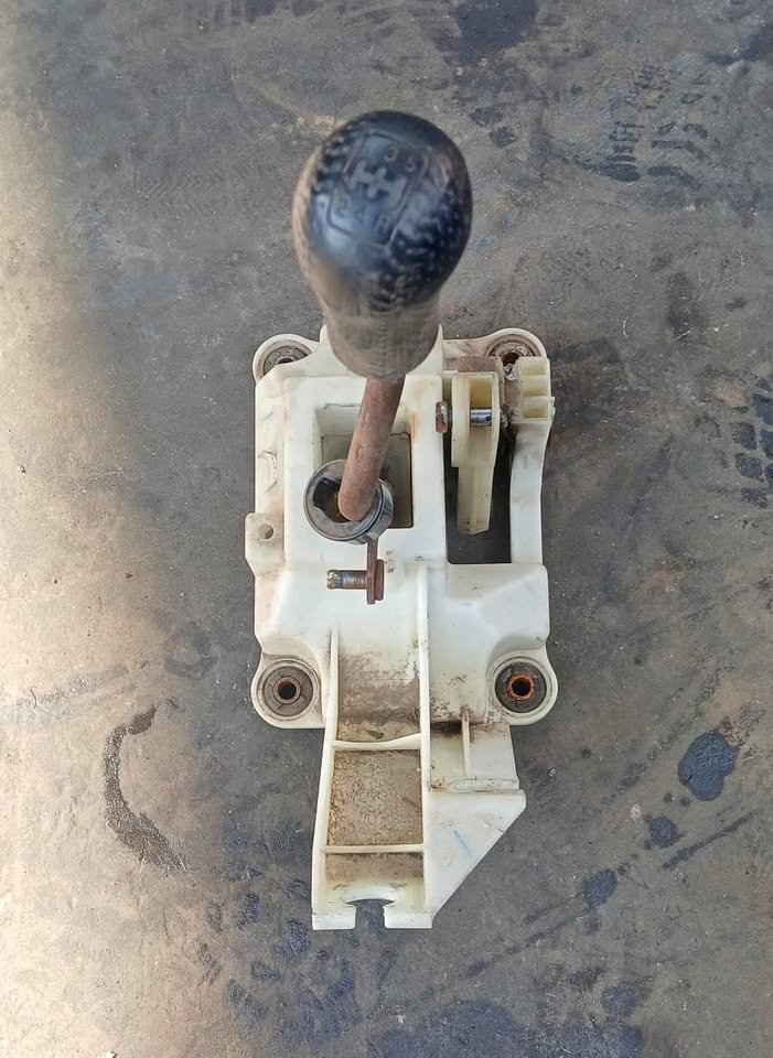 HONDA CR-V GEAR SHIFTER FOR SALE - Private Seller HONDA CR-V GEAR SHIFTER FOR SALE - Private Seller