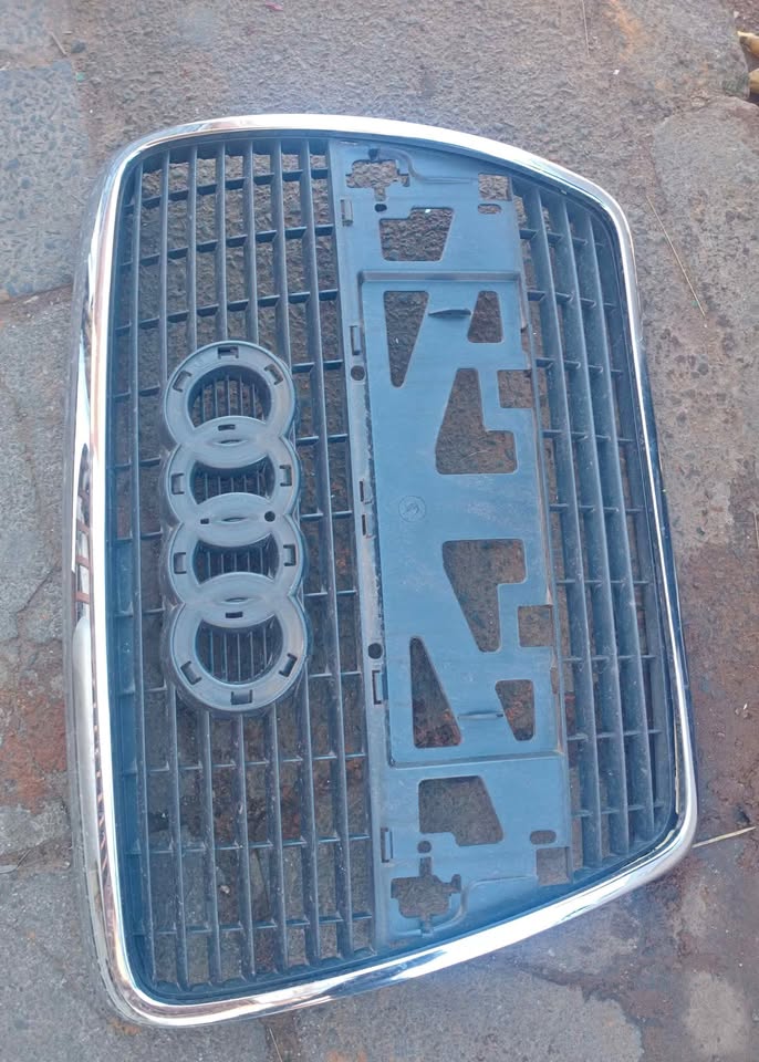 Audi A front grill - Private Seller Audi A front grill - Private Seller