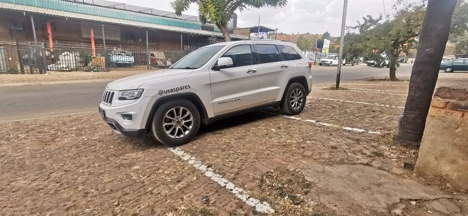 2nd Hand Jeep Grand Cherokee 3.0 WK2 Spares - Private Seller 2nd Hand Jeep Grand Cherokee 3.0 WK2 Spares - Private Seller