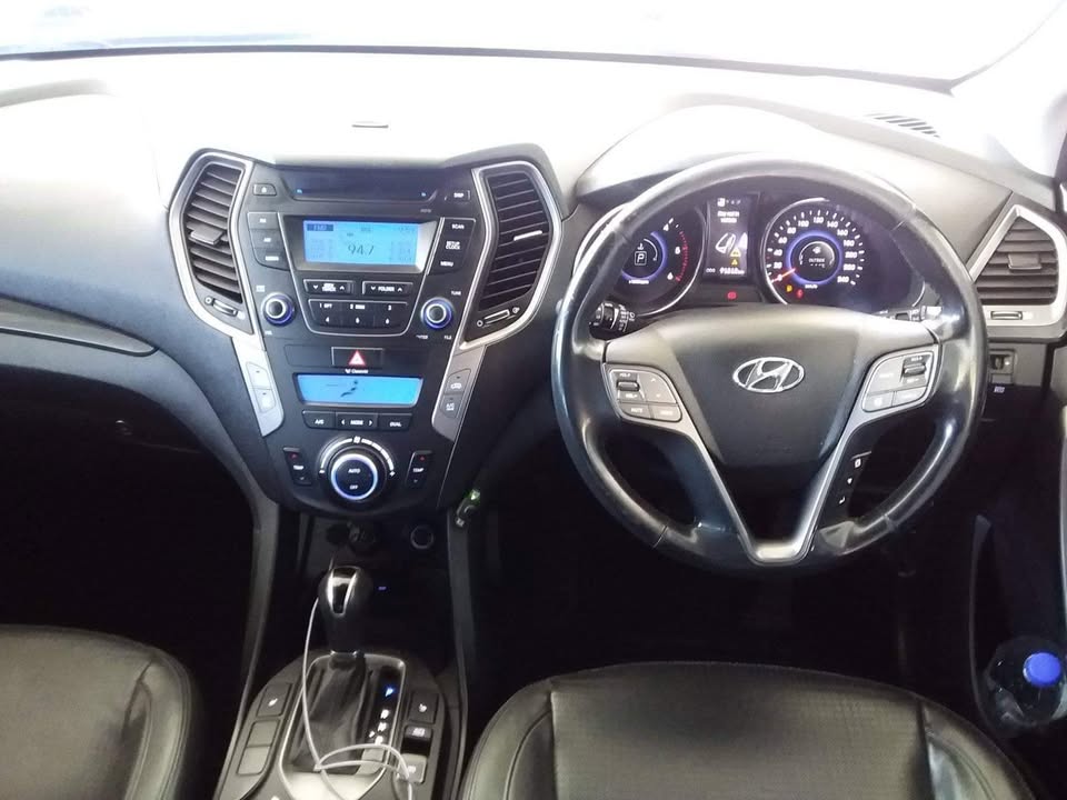 2013 Hyundai Santa fe hatchback automatic 2013