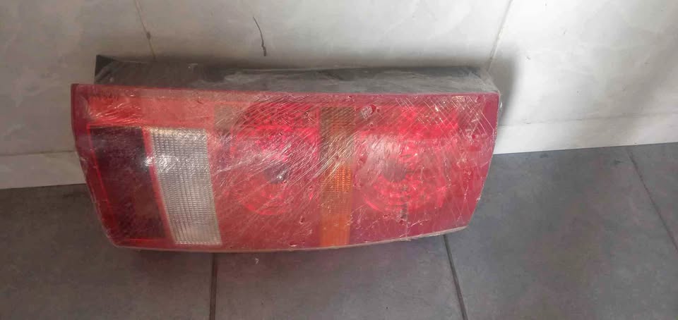 LAND ROVER DISCOVERY  TAILLIGHT - Private Seller