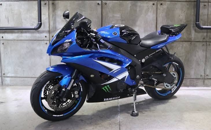 2014 Yamaha YZF-R6 - 43 000KM Akrapovic Exhaust - Tinted Screen - Private Seller