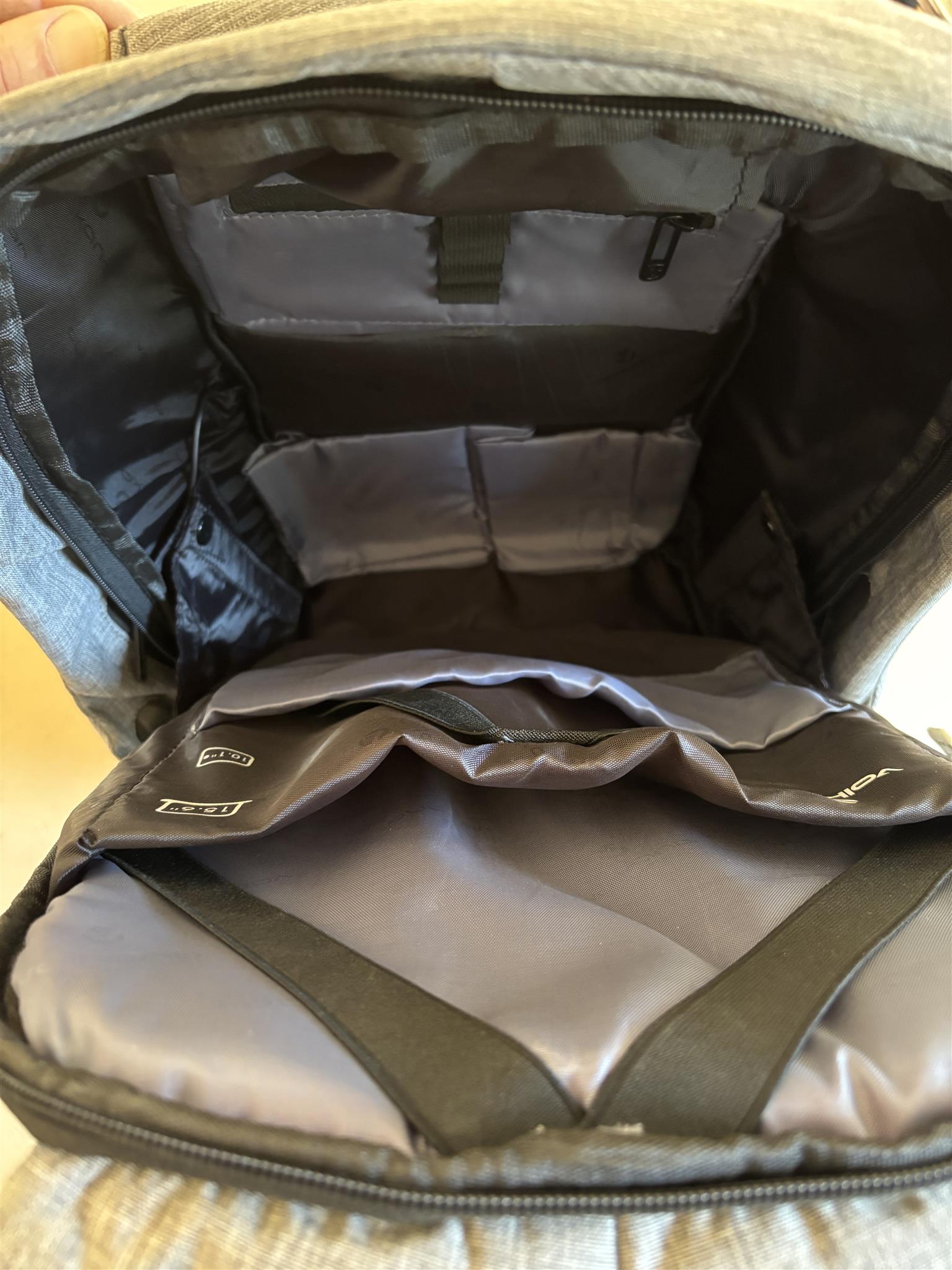 EPSON EB-SO5 projector with backpack for sale. | Junk Mail Marketplace