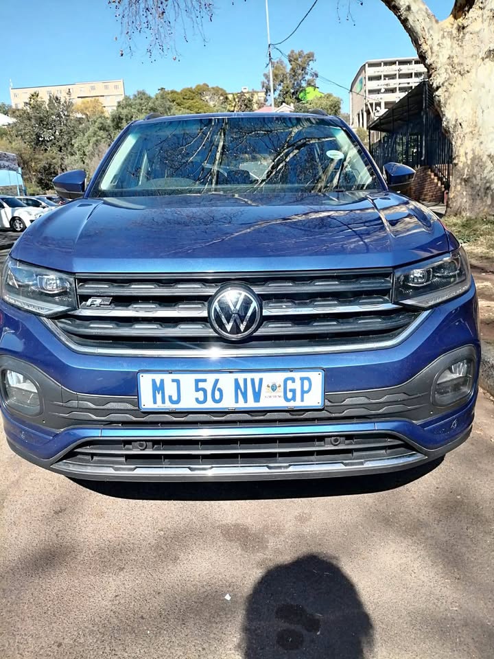 2020 VOLKSWAGEN T CROSS 1.0 TSI R LINE COMFORTLINE AUTOMATIC TRANSMISSION IN EXCELLENT CONDITION
