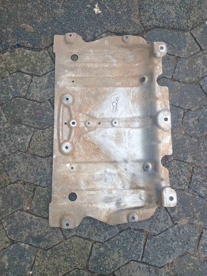 Bmw G20 front bottom engine cover - Private Seller Bmw G20 front bottom engine cover - Private Seller