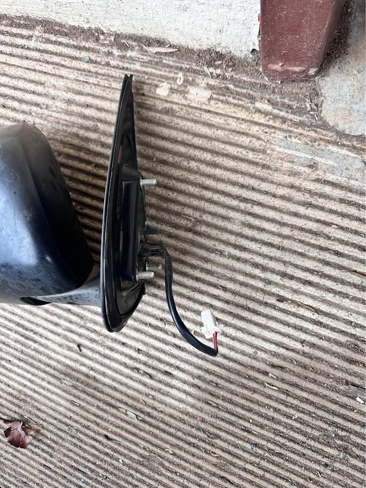 Toyota Hilux right side mirror - Private Seller Toyota Hilux right side mirror - Private Seller