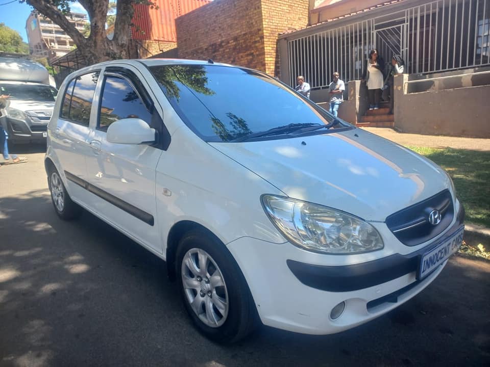 2009 HYUNDAI GETZ 1.4 PETROL, MANUAL, WHITE COLOR, MILEAGE PRICE PARE KEY.