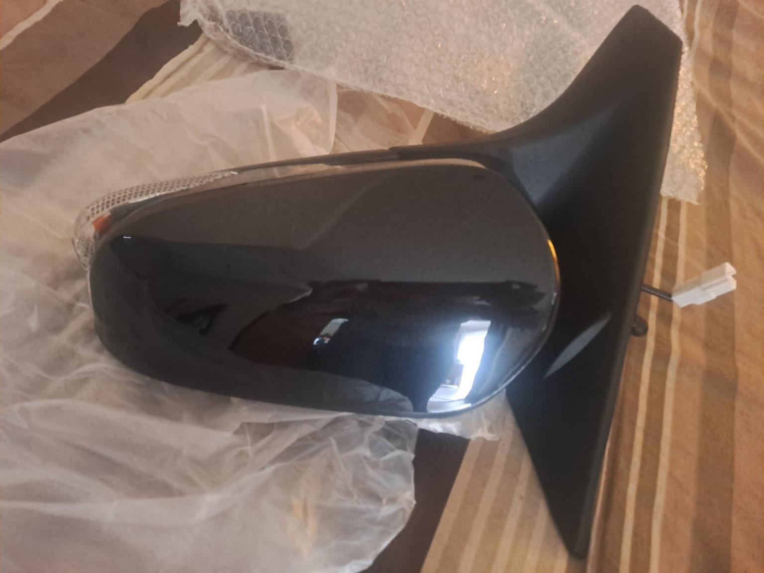 Toyota Etios Cross LHS Side Mirror (14-20, Manual, With Indicator) - Private Seller