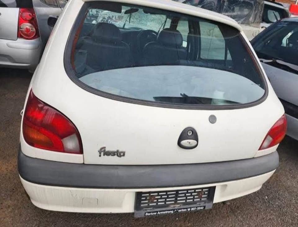 Ford Fiesta flair STRIPPING FOR SPARES Call or whatsapp  or