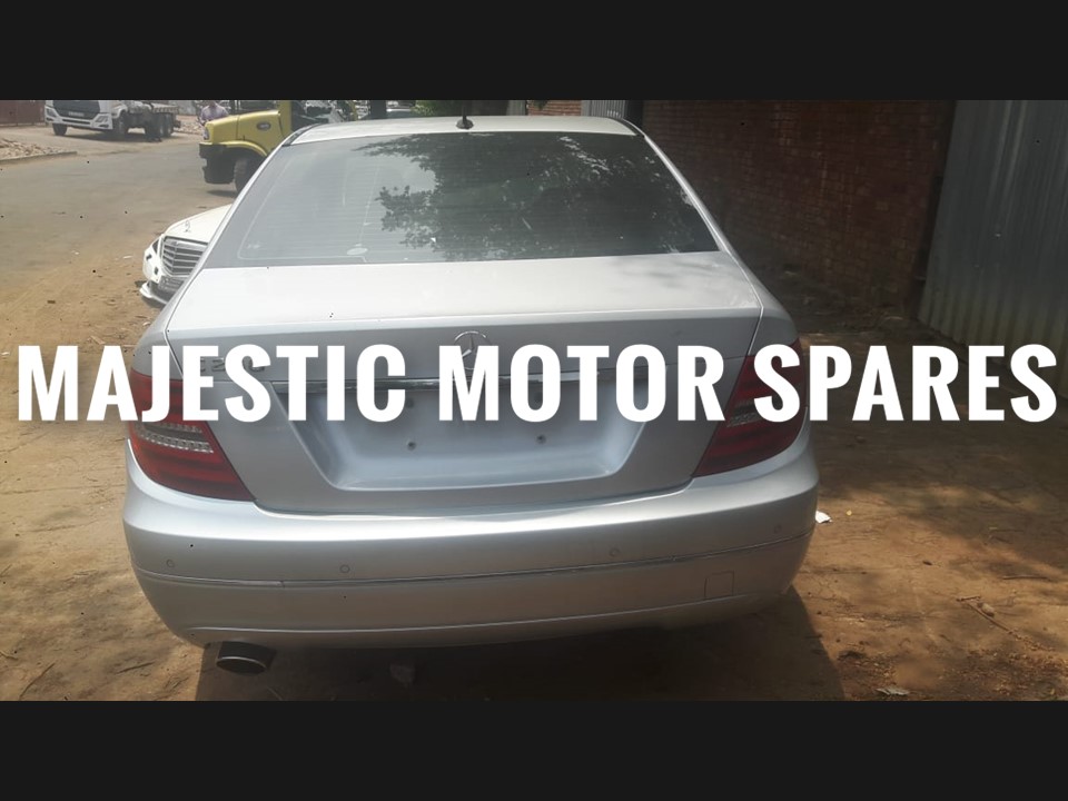Mercedes benz C250 w204 2011 automatic diesel - Silver stripping - Private Seller Mercedes benz C250 w204 2011 automatic diesel - Silver stripping - Private Seller