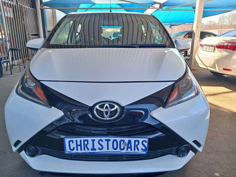 2018 model Toyota Agya hatchback Manuel Transmission petrol 1.0 engine capacity mileage 75000km 2018 model Toyota Agya hatchback Manuel Transmission petrol 1.0 engine capacity mileage 75000km