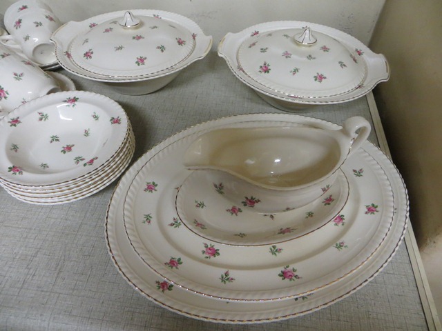 Royal Old English Dinner set
