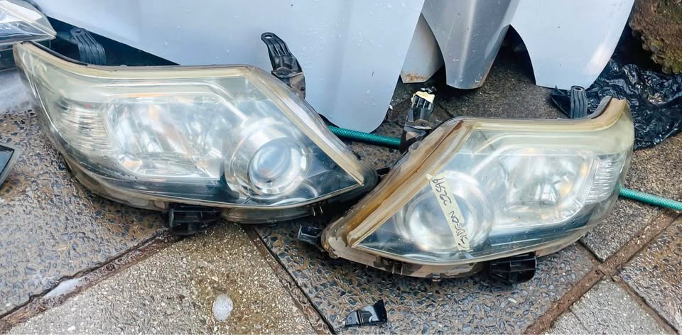 TOYOTA FORTUNER D4D headlights - Private Seller TOYOTA FORTUNER D4D headlights - Private Seller