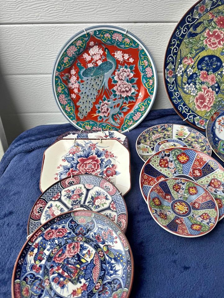 Amari plates various Amari plates various