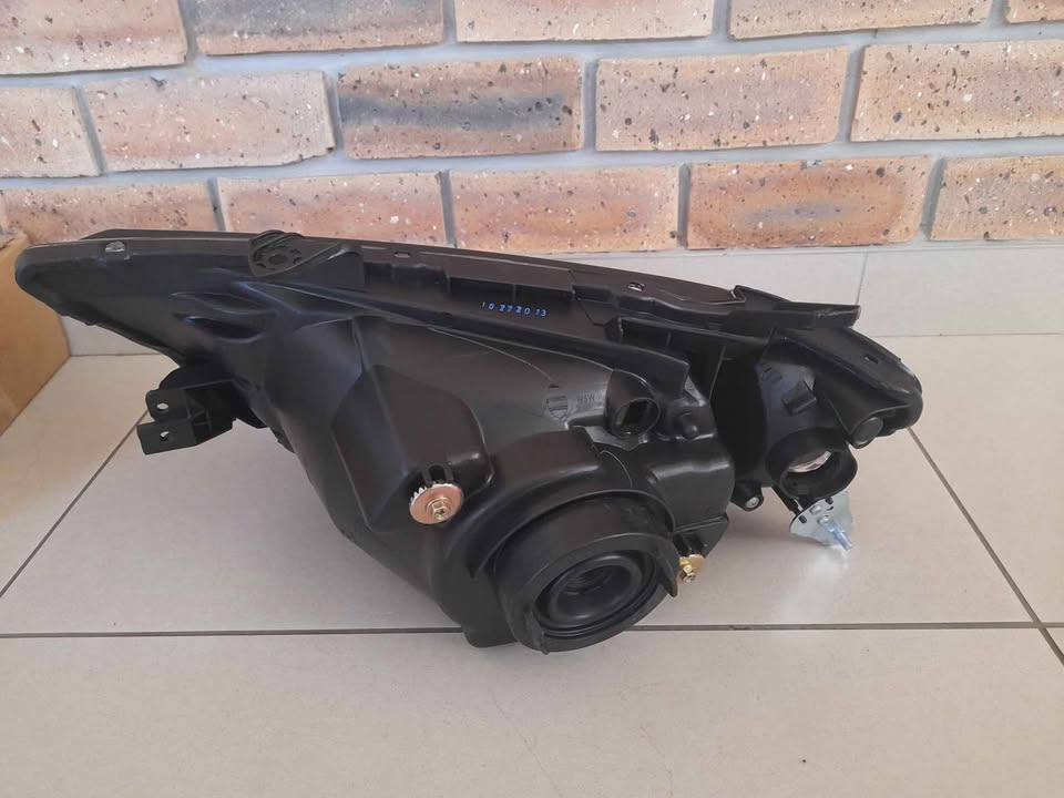 MITSUBISHI TRITON 2010/14 BRAND NEW HEADLIGHTS FOR SALE